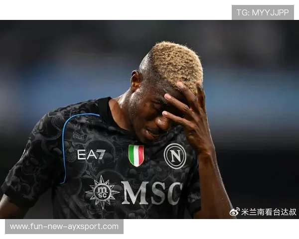 那不勒斯前场渗透极具威胁，奥斯梅恩连续对禁区形成压迫